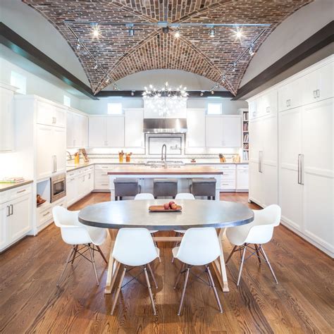 Vaulted ceilings are known, formally and informally, by many names in modern design (such as cathedral ceilings, raised ceilings, high ceilings, to name a. 42 Kitchens With Vaulted Ceilings