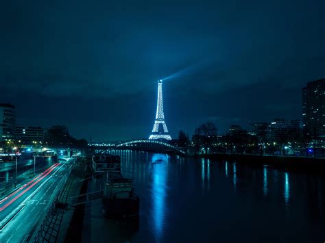 배경 화면 에펠 탑 강 다리도 조명 밤 파리 프랑스 3840x2160 Uhd 4k 그림 이미지