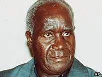 Kaunda is the youngest of eight children born to an ordained church of scotland missionary and teacher. LE PROBLEME DE LA NATIONALITE DU PRESIDENT - Page 2