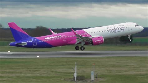 Wizz Airs First Airbus A321 Neo At London Luton Airport 15 03 19