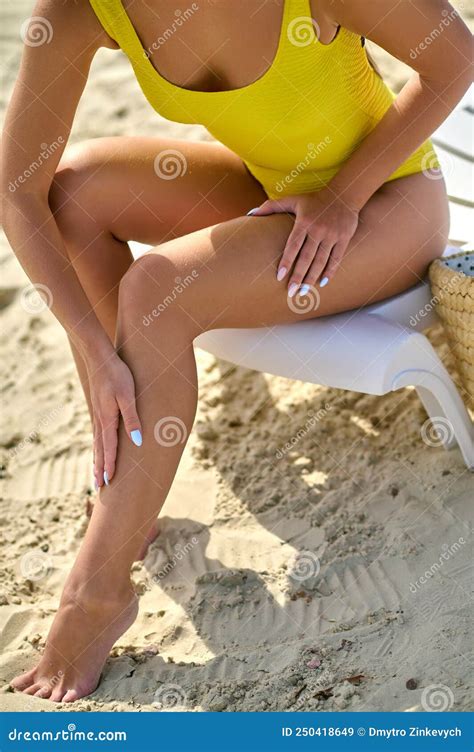 Female Vacationer Applying The Sun Lotion Before Sunbathing Stock Image Image Of Sunny