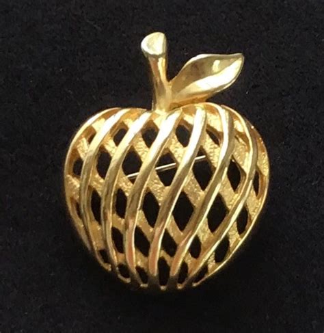 Gold Tone Apple Pin Brooch Fruit Vintage Teachers T Etsy
