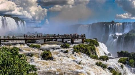 Iguazu Falls By Bus By Say Hueque Argentina Journeys Bookmundi