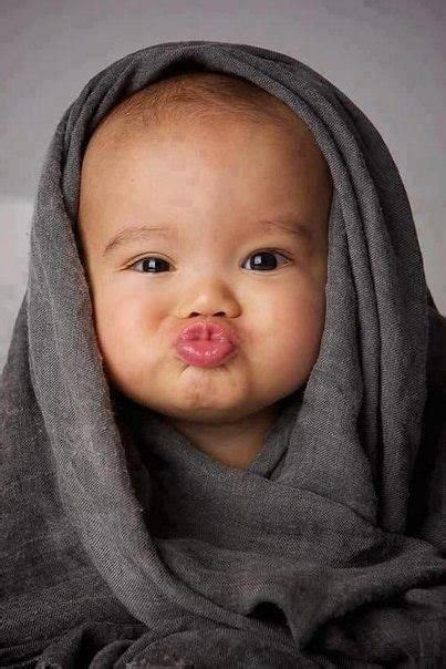 Beso Bebé Baby Kiss Fotos Divertidas De Bebés Fotos Niños Rostros