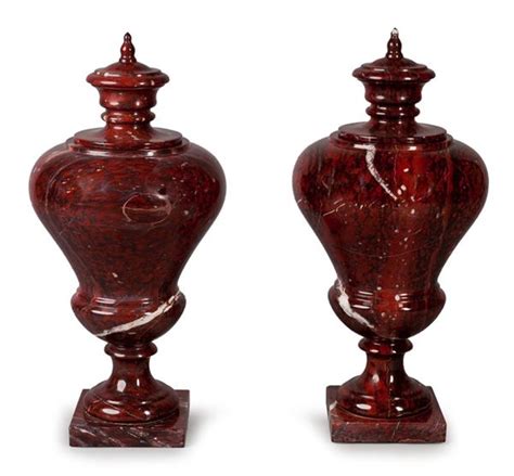 Coppia Di Vasi Con Coperchio In Marmo Rosso Asta Antiquariato Arte