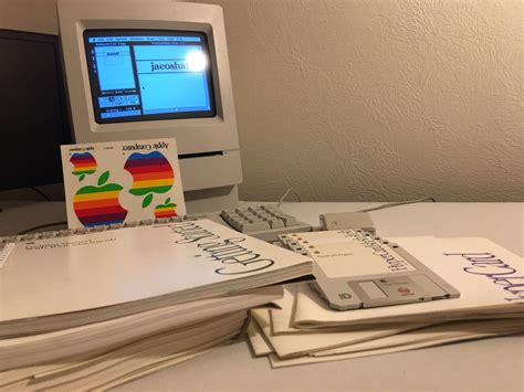 Retro Treasures Macintosh Classic M0420