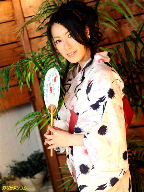 石黒京香 Brunette Asian Wife Kyoka Ishiguro Doffs Her Robe And Gets Her Bush Filled JavCup