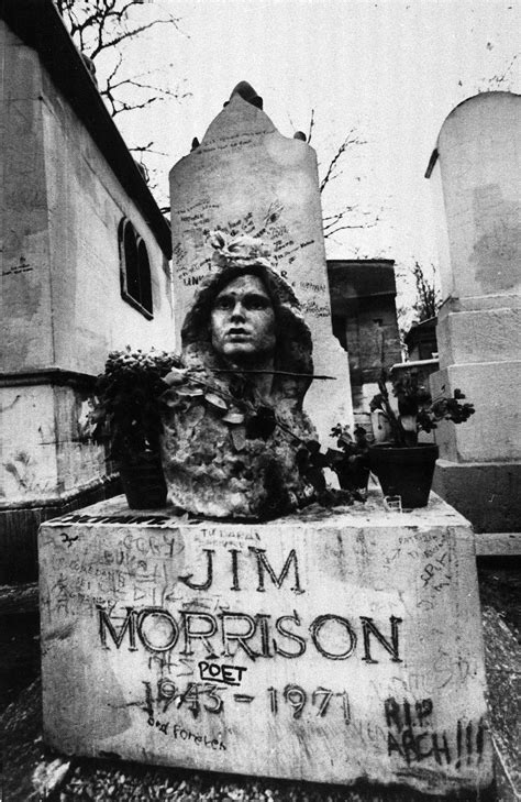 Pere Lachaise Morrisons Grave Jim Morrison Jim Morrison Grave