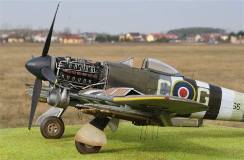 Airfix 124 Hawker Typhoon Large Scale Planes