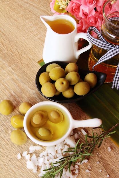 Azeite Para A Saúde No Fundo De Madeira Foto Premium