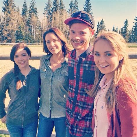 Amber With Other Members Of The Cast Of Heartland Heartland Cast Heartland Characters