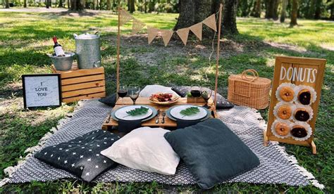 Everything You Need To Know To Plan A Romantic Orlando Picnic For Two