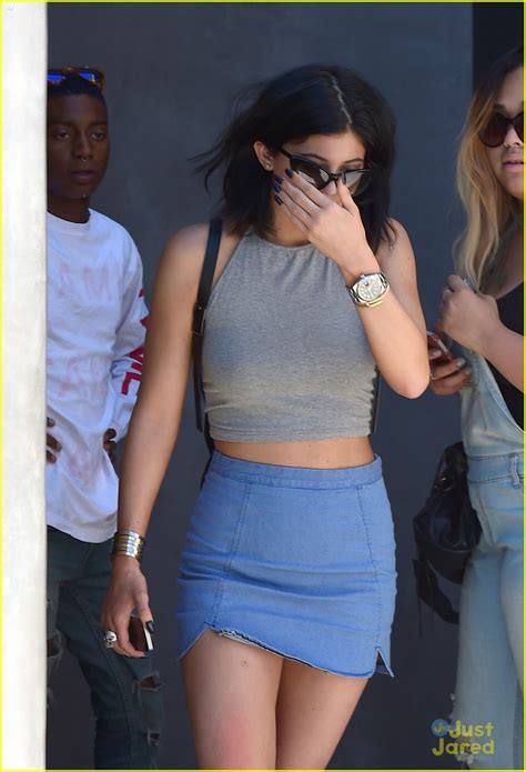Kendall Kylie Jenner Keep It Casual For A Coffee Run Photo