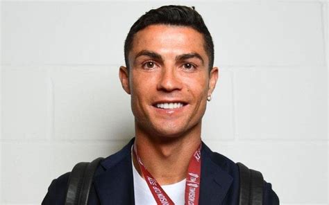 Ronaldo Cobra Mais De Um Milhão Por Cada Publicação No Instagram