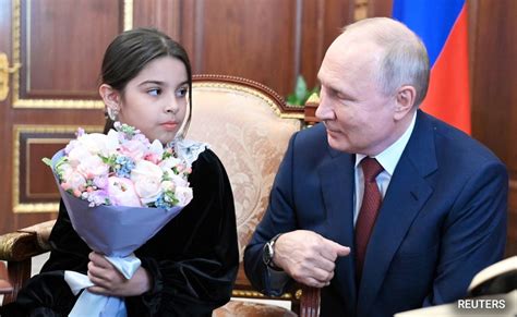 Vladimir Putin S Bizarre Phone Call To Minister In Kremlin Stunt
