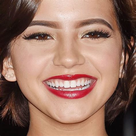 Isabela Moners Makeup Photos And Products Steal Her Style