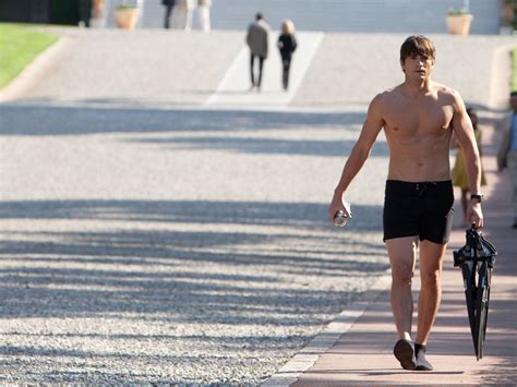 Ashton Kutcher Shirtless And Tempting Poses Pix Naked Male Celebrities