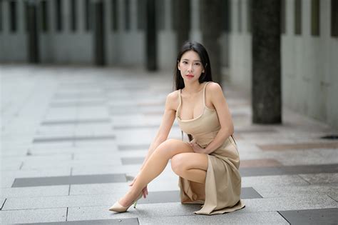 壁紙アジア人ポーズ座っ脚ドレス少女ダウンロード写真
