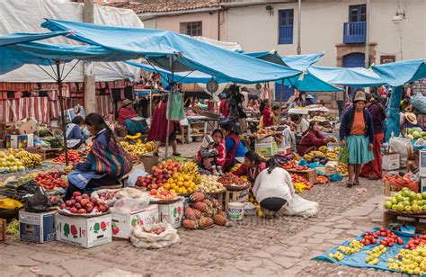travel4pictures | Pisac local market