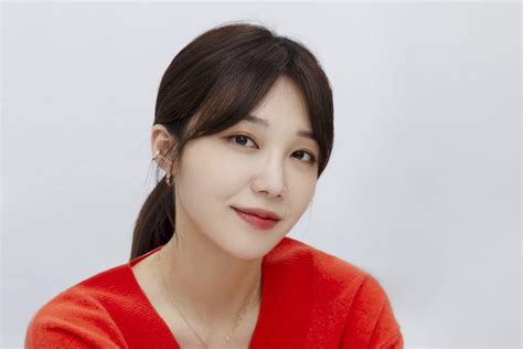 apink s jung eun ji reflects on her career hopes for season 2 of “work later drink now ” and