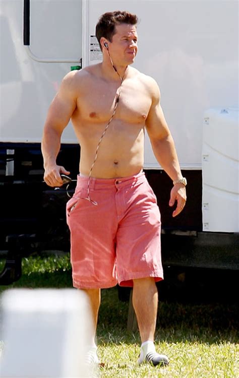 Pic See Mark Wahlbergs Sexy Chiseled Body Us Weekly