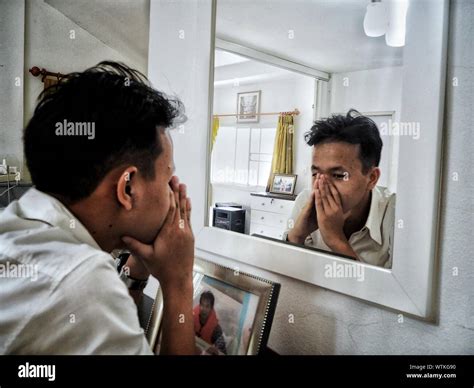 Mirror Man Depression Hi Res Stock Photography And Images Alamy