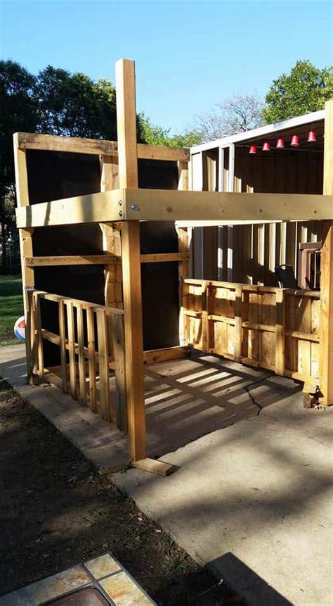 It contains answers to the most frequently asked questions about this type. King Loft Pallet Bed With Stairs • 1001 Pallets