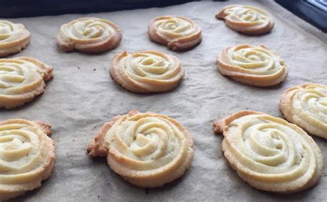 Bake, one pan at a time, 14 to 18 minutes, or until the edges are just browned. Homemade Kjeldsens Danish Butter Cookies (Vaniljekranse)