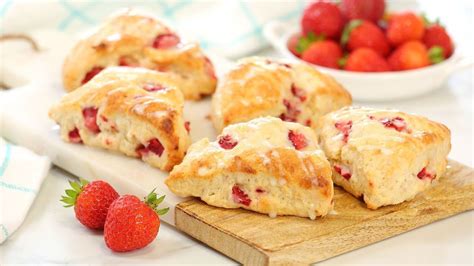 Strawberry Scones Easy Delicious Summer Baking Youtube In 2020
