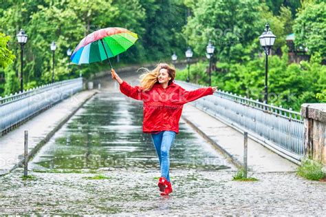 50 Girl With Umbrella In Rain Images Download Friend Quotes