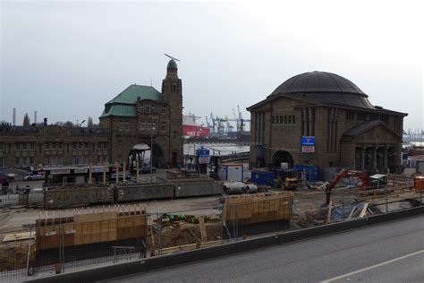 Alter elbtunnel colloquially or st. St. Pauli - Alter Elbtunnel Foto & Bild | architektur ...