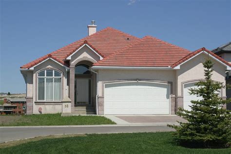 Https://tommynaija.com/paint Color/best Paint Color With Red Tile Roof