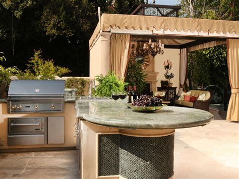 Portable kitchen islands are a great way to add extra counter space and storage to your kitchen. portable outdoor kitchen island - lowes paint colors ...