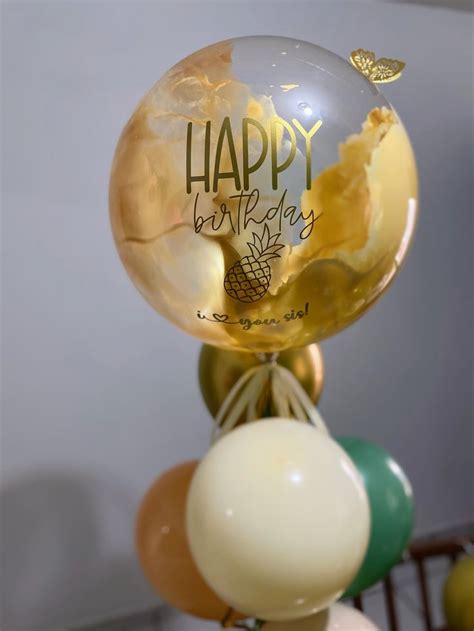 Globo burbuja de cumpleaños con pintura nude beige y dorado Globos
