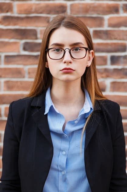 Premium Photo Portrait Of Beautiful Business Woman Wearing Glasses