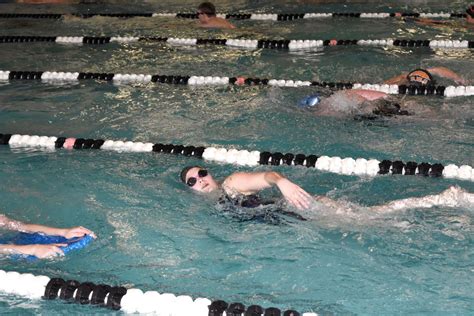 Roseburg Swimmers Gear Up For District Prep Swimming