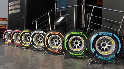 Formel 1 Reifen Formel 1 Reifen Der Zukunft Pirelli Sogar Mit 19