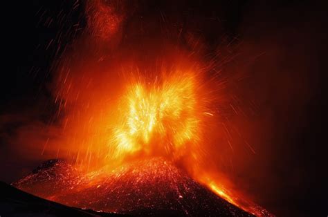 Mount Etna Volcano Erupts Lighting Up Sky Over Sicily Nbc News