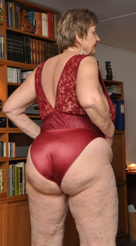 Grandma Porn Grannies Love To Flash Boobs And Pussy