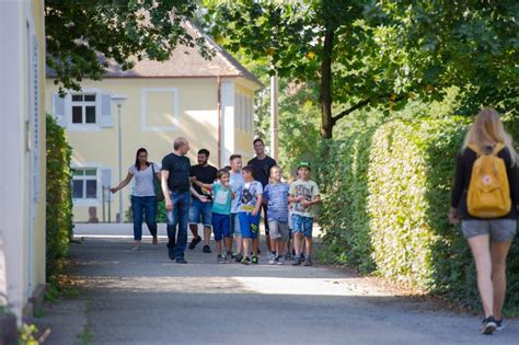 Jugendhilfen Jugendeinrichtung Schloss Stutensee Hilfe Für Junge