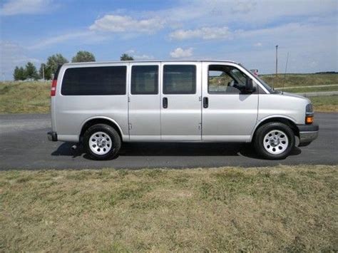 Sell Used Chevy Express 1500 Awd Van V 8 Auto 8 Passenger 1 Owner 4x4