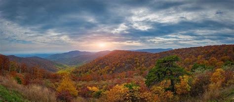 Where Can You See Beautiful Fall Foliage While Hiking On The East Coast