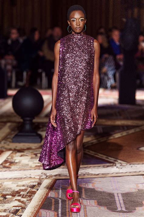 best-london-fashion-week-looks-halpern-fall-2019-collection-runway-designer-fashion-purple-shift 