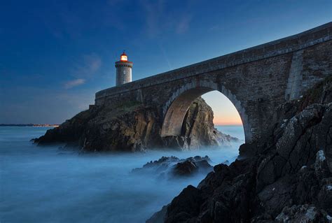 Breathtaking Photos Of Lighthouses That Have Stood The Test Of Time Bored Panda