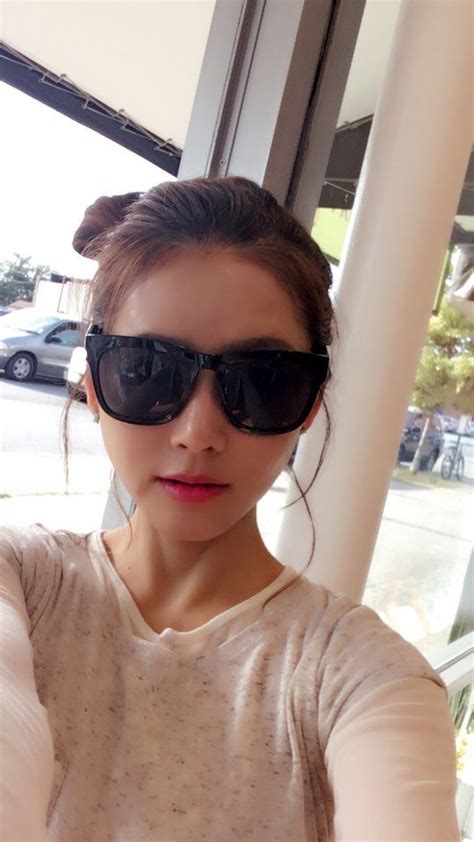 Pin By Jonghun Kapsong Kim On My Wife Sunglasses Women Square