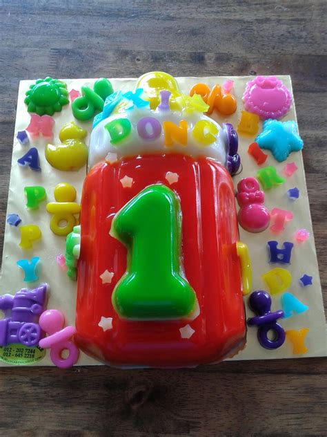 Made with gelatin, sugar and flavored p.s. Jelly cake Home made: 1 years old & Fullmoon jelly cakes