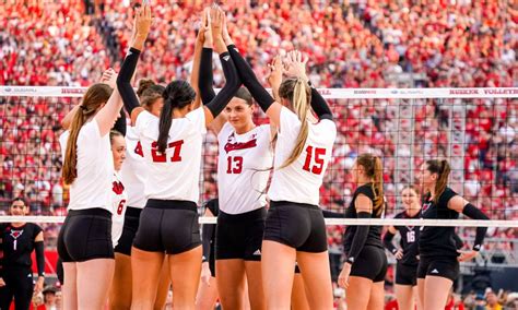 Husker Volleyball Completes Sweep In Win Over Kansas State
