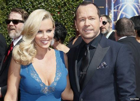 Donnie Wahlberg And Jenny Mccarthy Marry Outside Chicago Bbc News