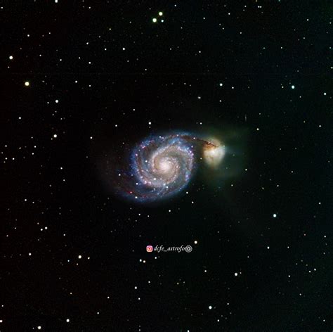 Whirlpool Galaxy M51 Ngc 5194 Par De Galaxias Telescope Live