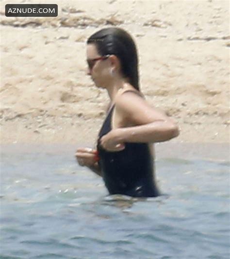 Penelope Cruz Sexy Enjoys A Day With Javier Bardem At The Beach In